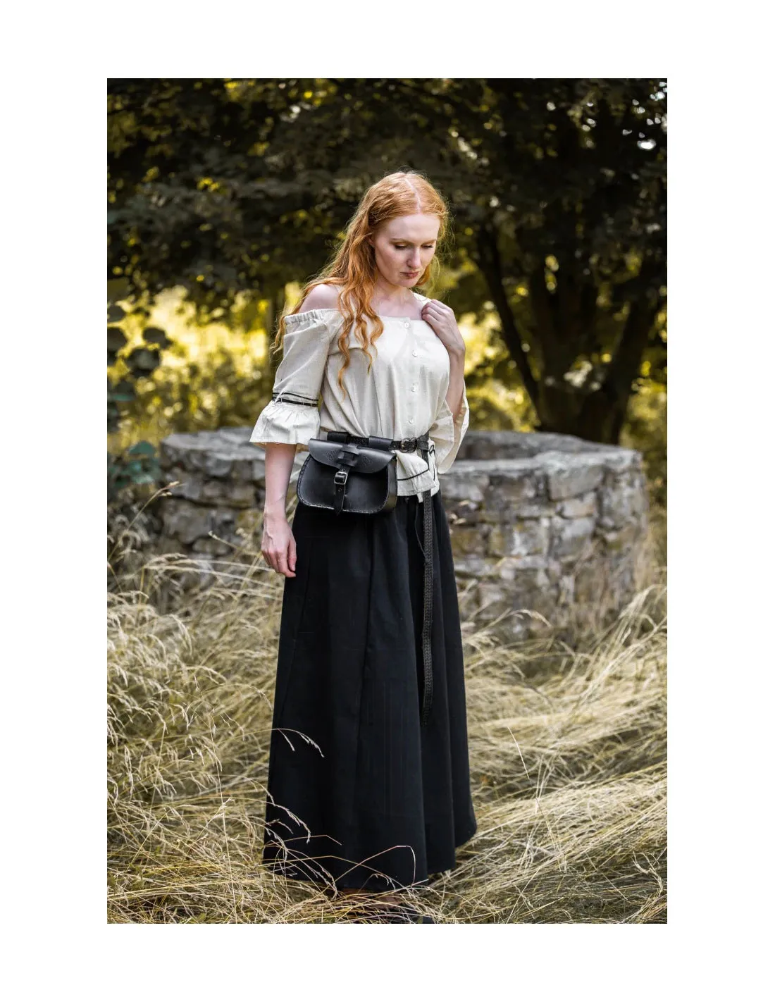 Blusa medieval crema con bordados