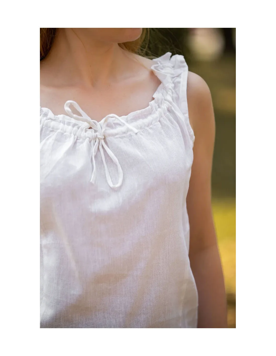 Blusa medieval sin mangas Adele, color blanco