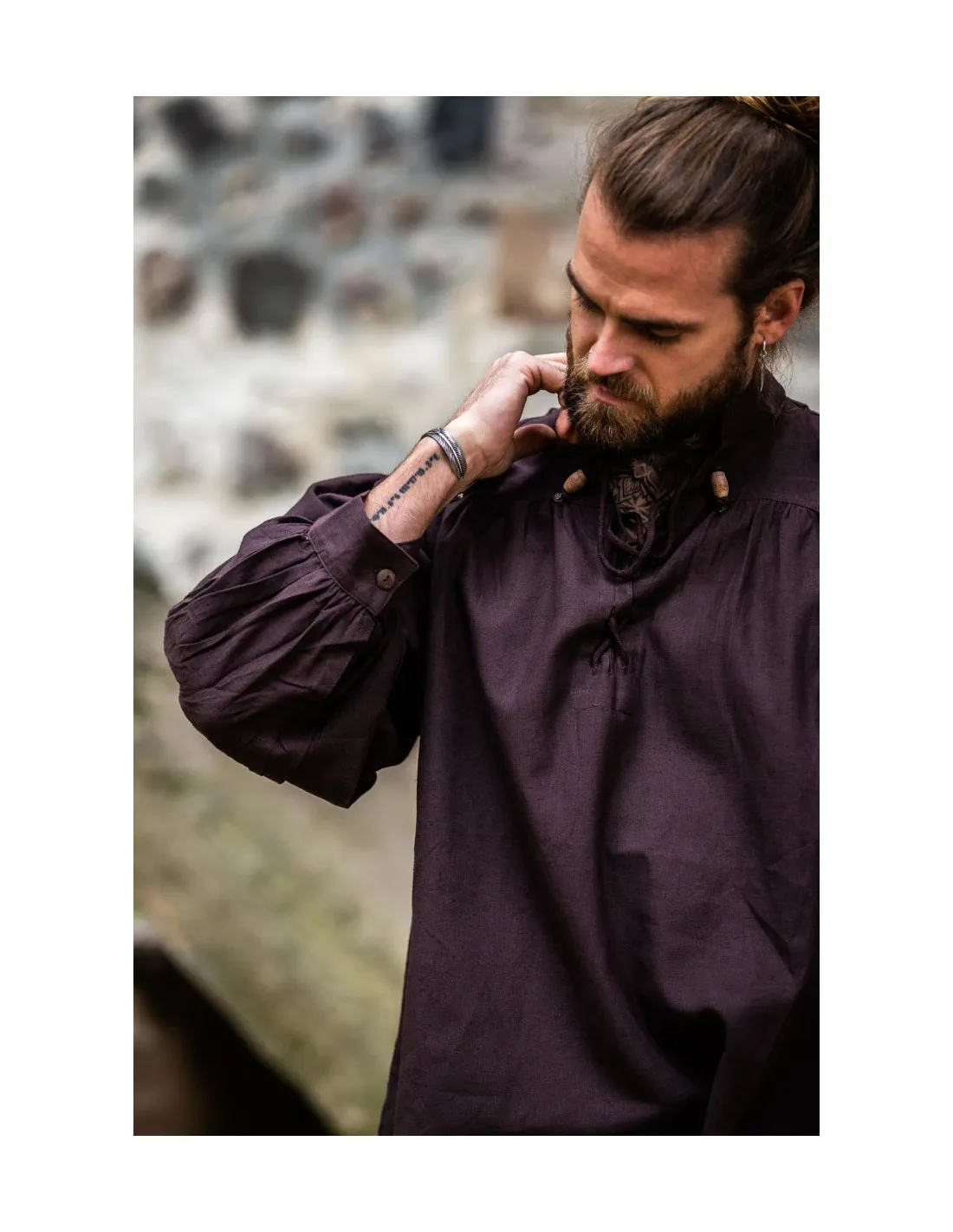 Camisa medieval marrón corte ancho