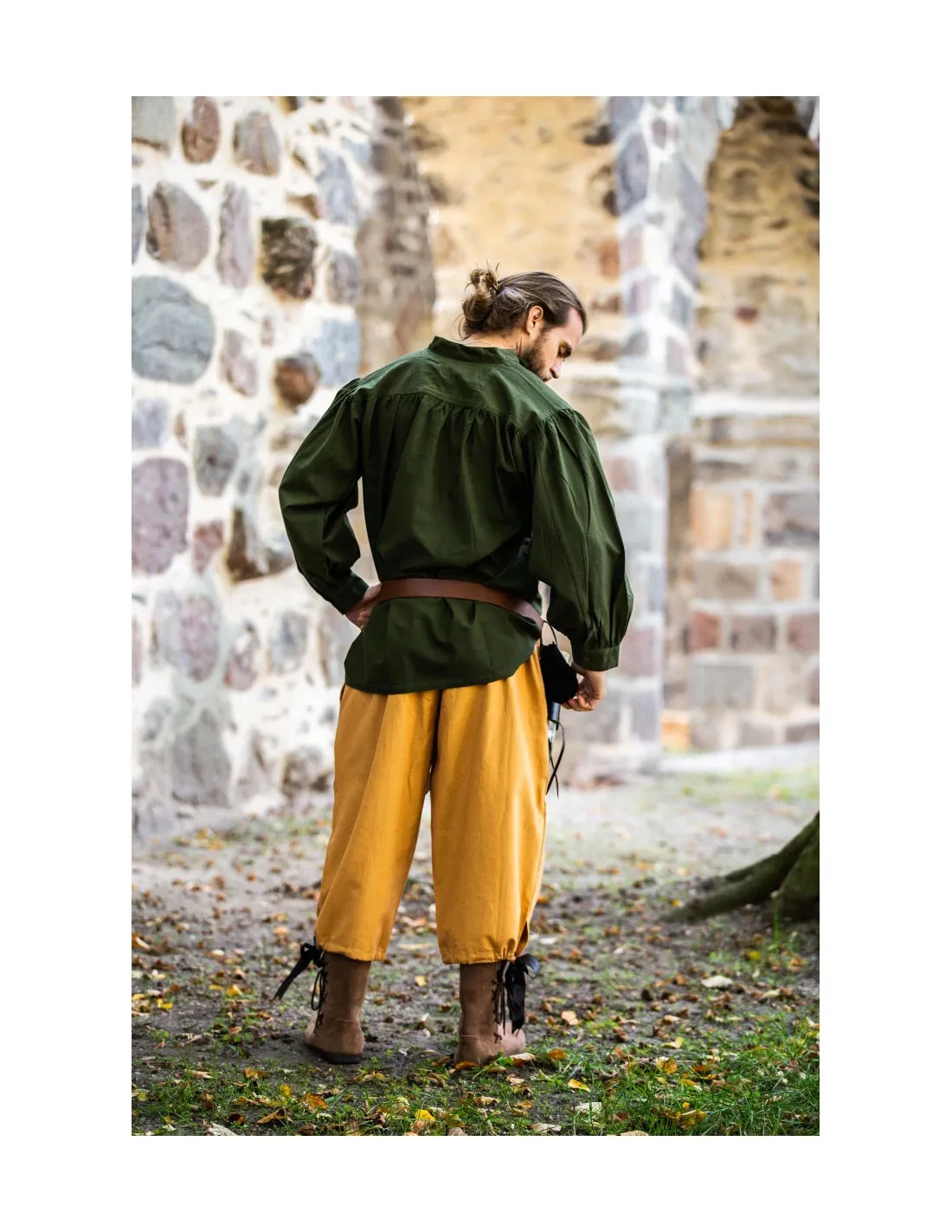 Camisa medieval verde con lazos