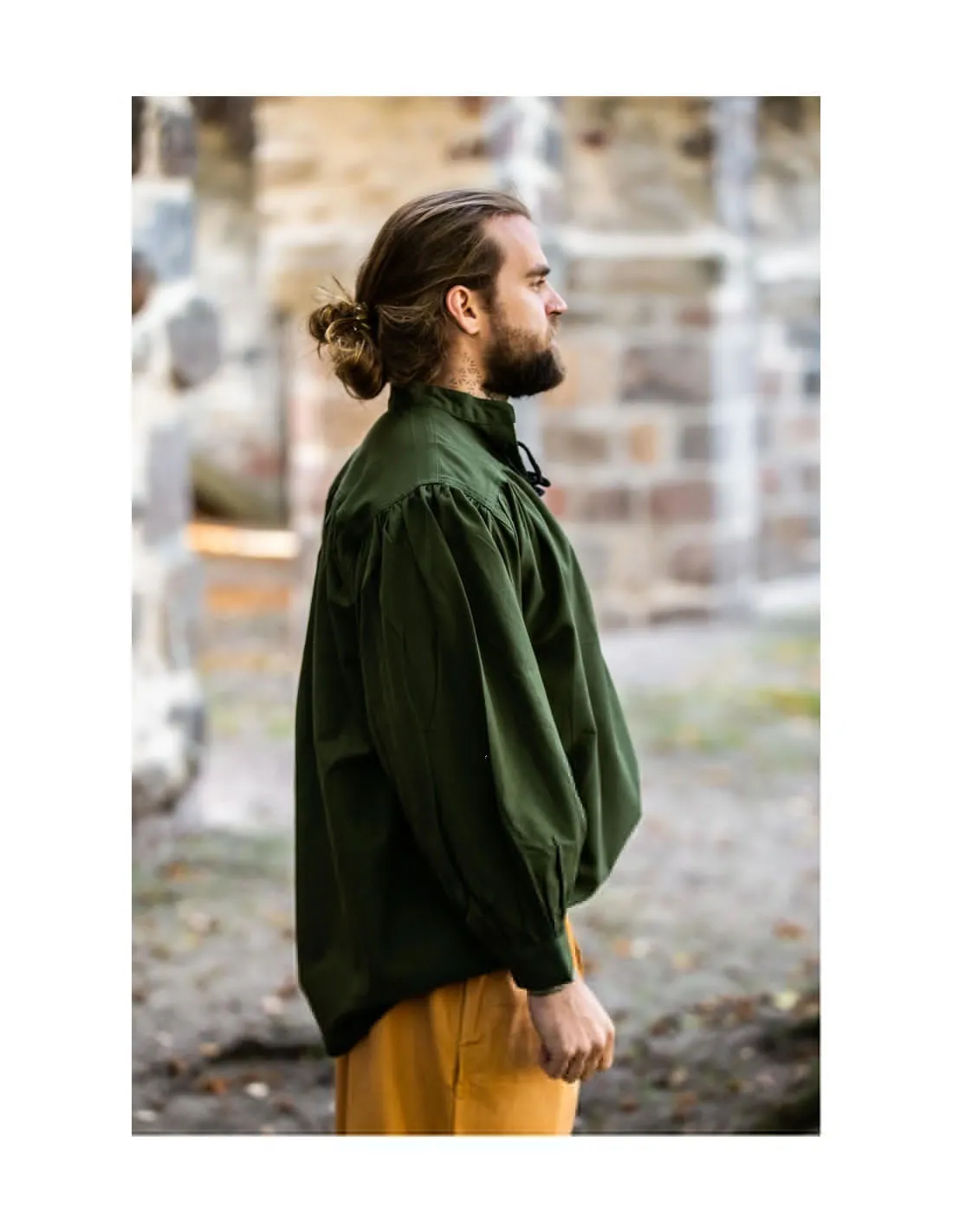 Camisa medieval verde con lazos