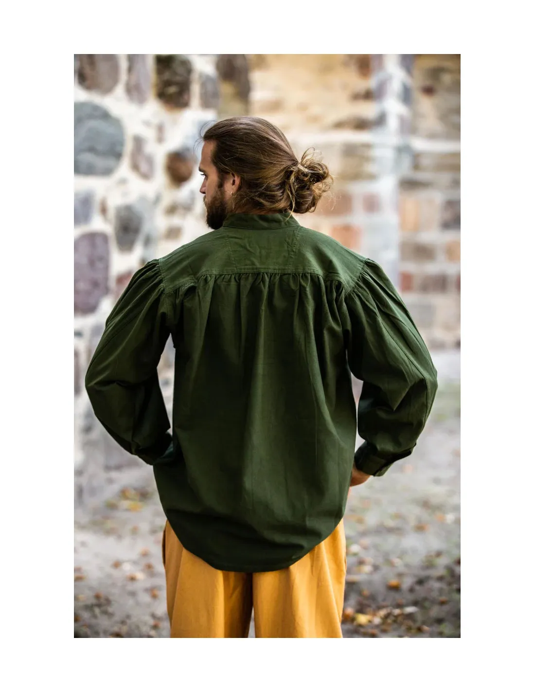 Camisa medieval verde con lazos