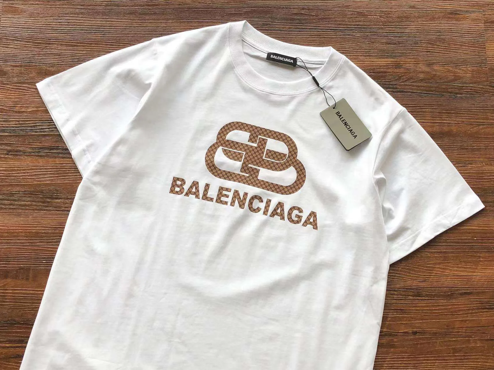 Camiseta Balenciaga Monograma – 682579