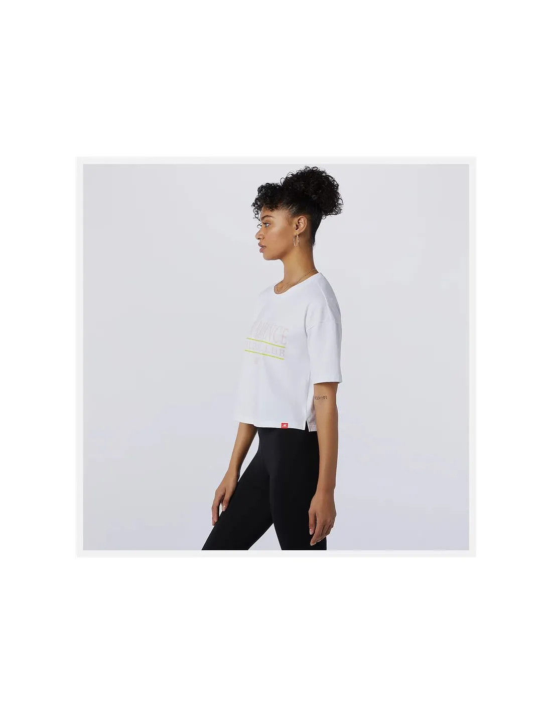 Camiseta New Balance Essentials Athletic Club Boxy White