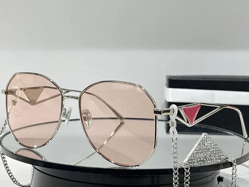 Gafas de sol de diseñador para mujer Lente redonda de gran tamaño Triángulo Marco de metal dorado Anti-ultravioleta Gafas de sol