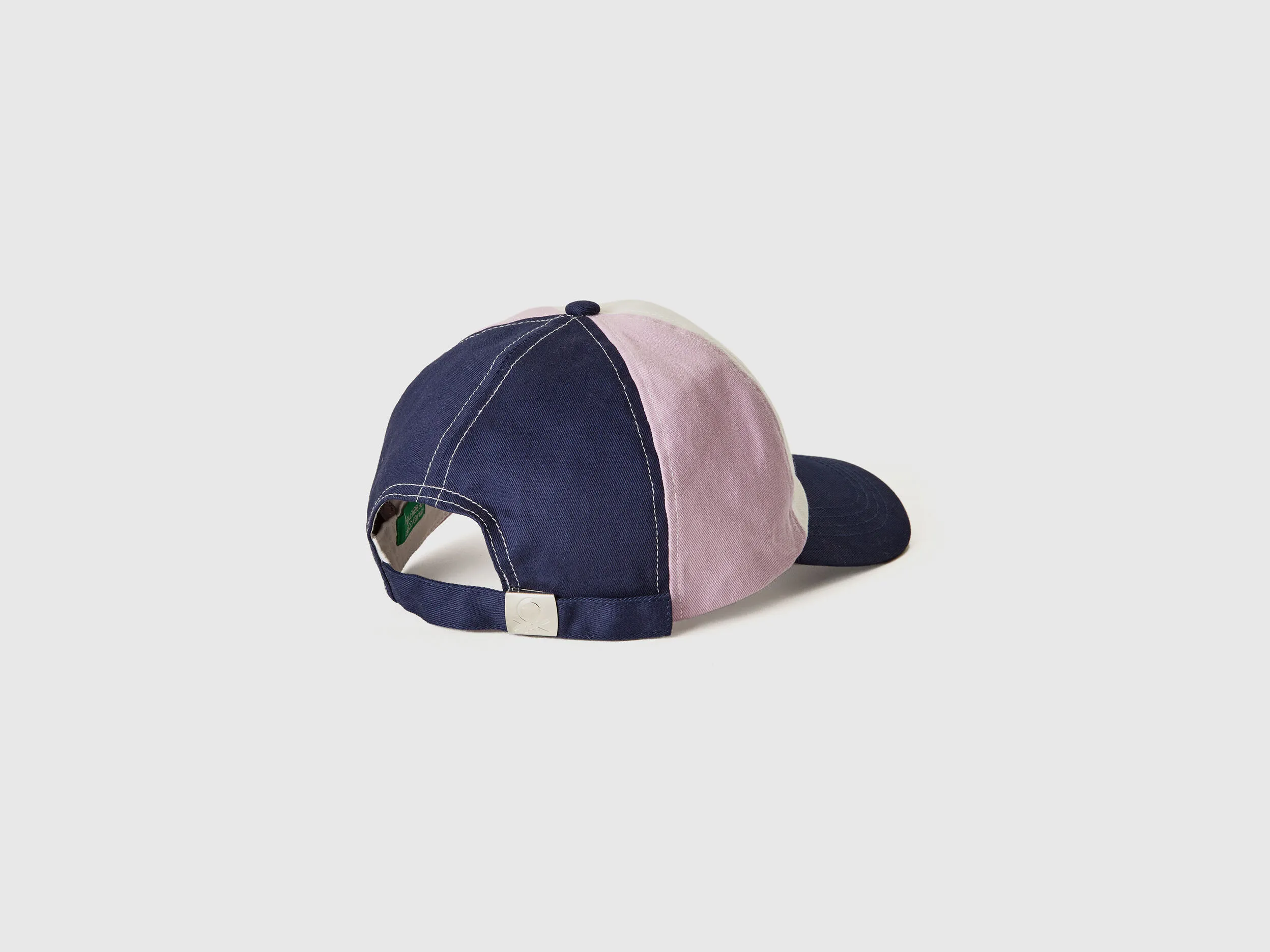 Gorra de béisbol con logotipo