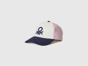 Gorra de béisbol con logotipo