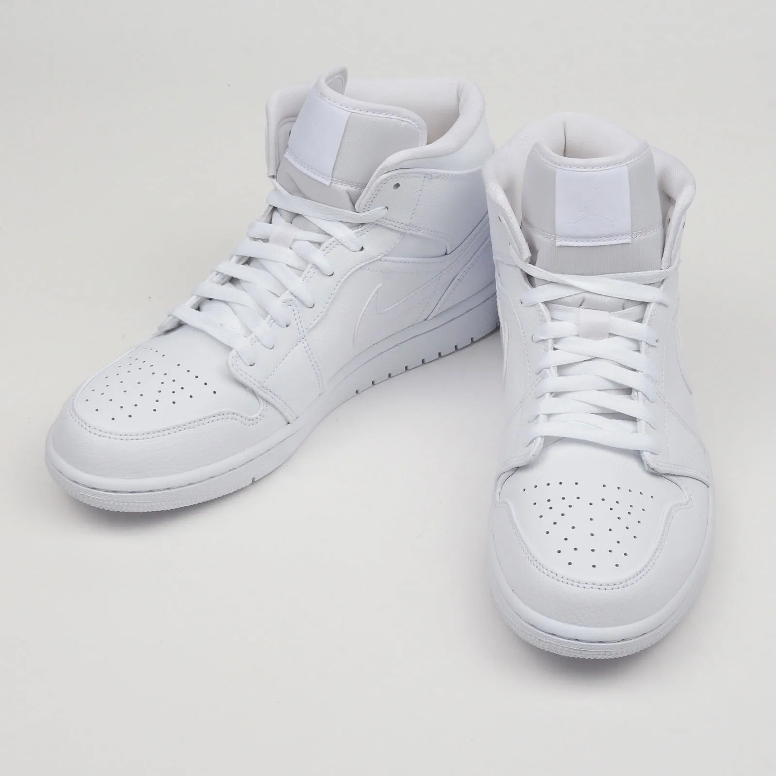 Jordan Air Jordan 1 Mid "Triple White"