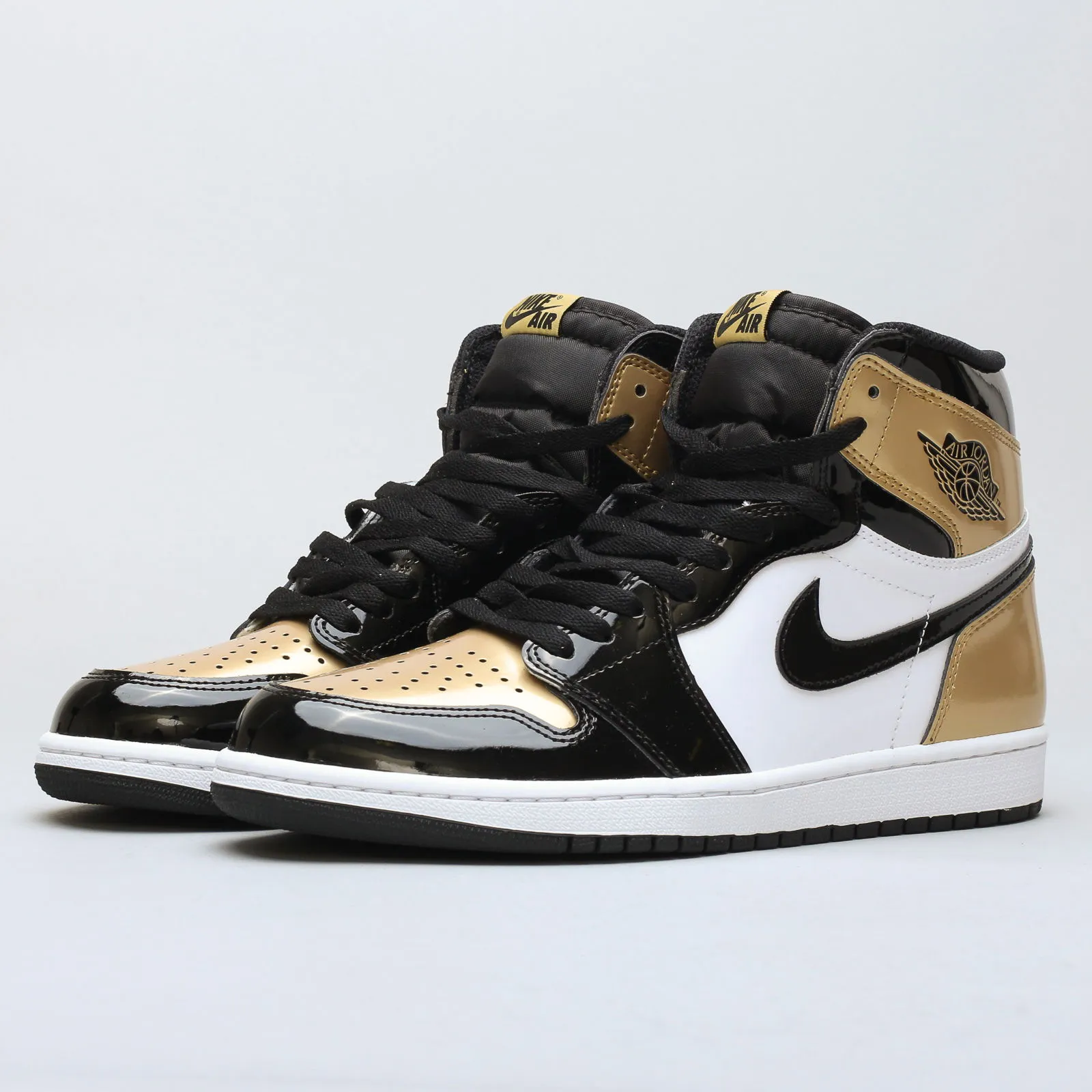 Jordan Air Jordan 1 Retro High OG NRG "Gold Toe"