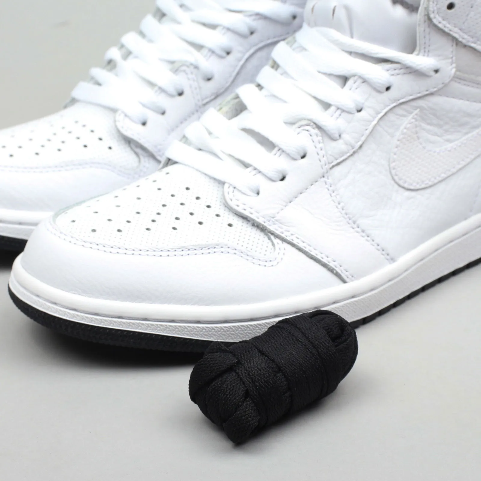 Jordan Air Jordan 1 Retro High OG "White Perforated"