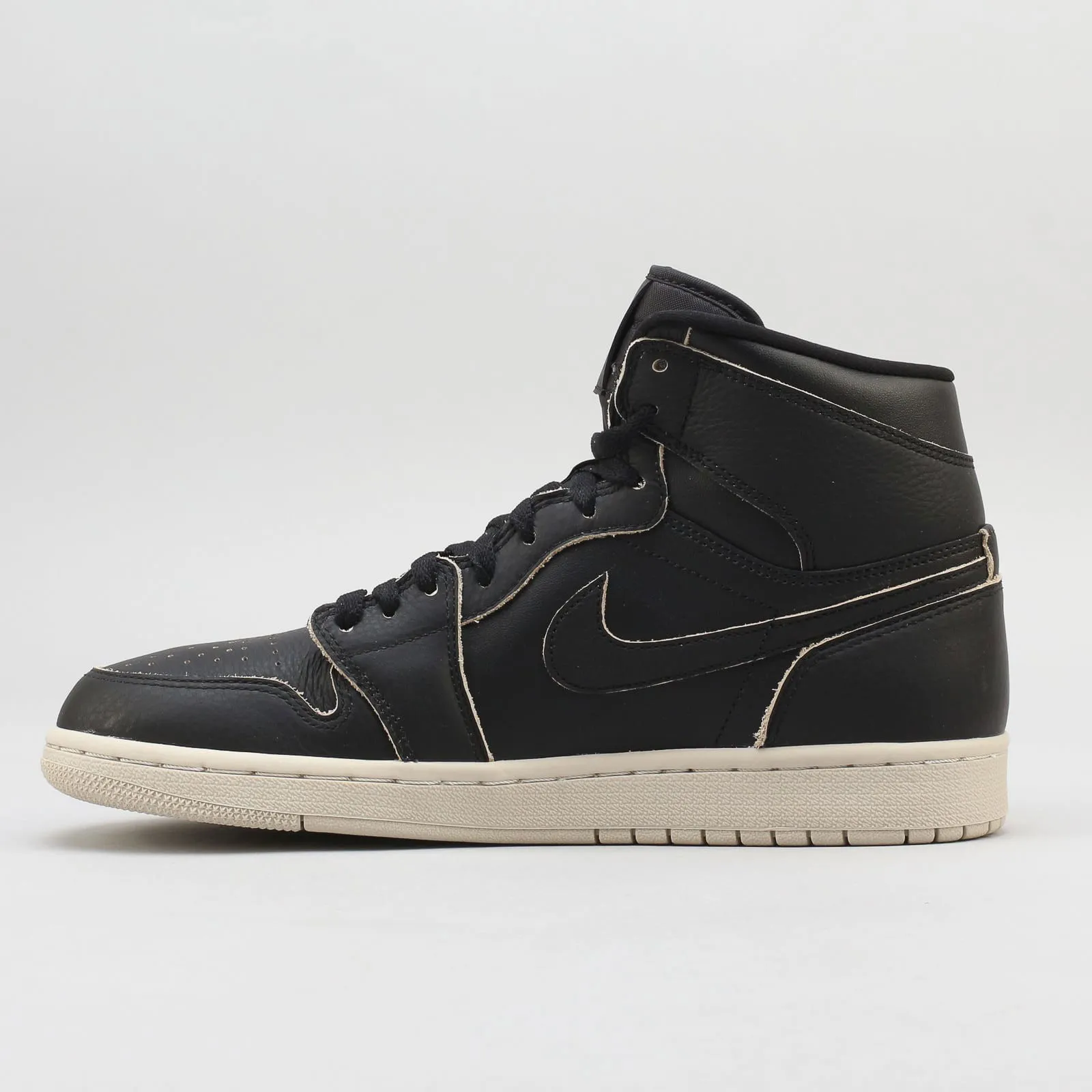 Jordan Air Jordan 1 Retro High Premium "Black Desert Sand"