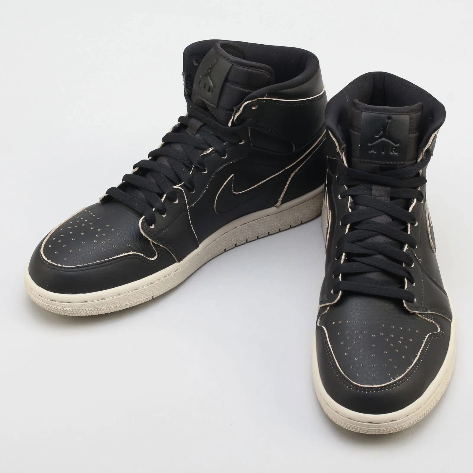 Jordan Air Jordan 1 Retro High Premium "Black Desert Sand"