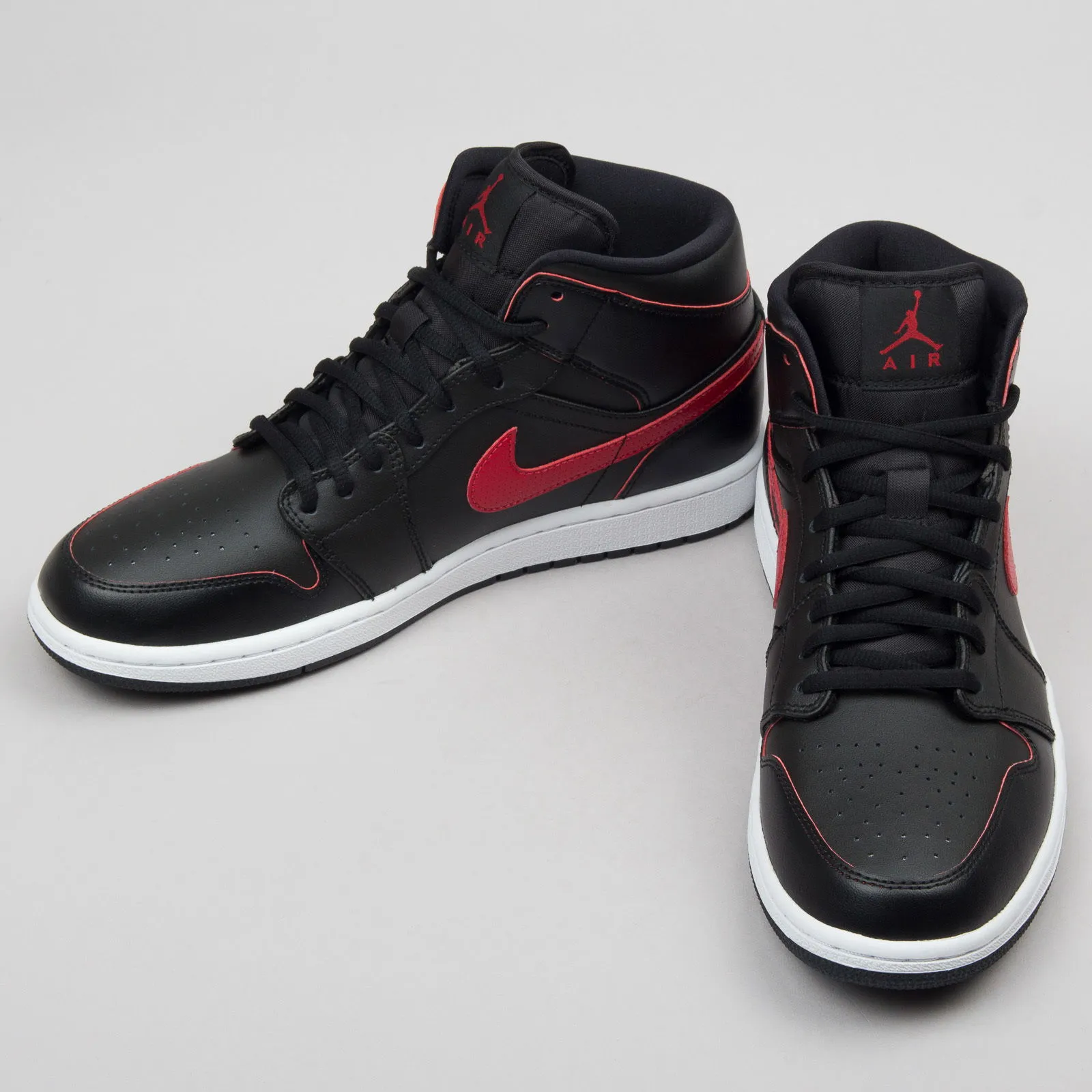 Jordan Air Jordan 1 Retro Mid "Black Team Red"