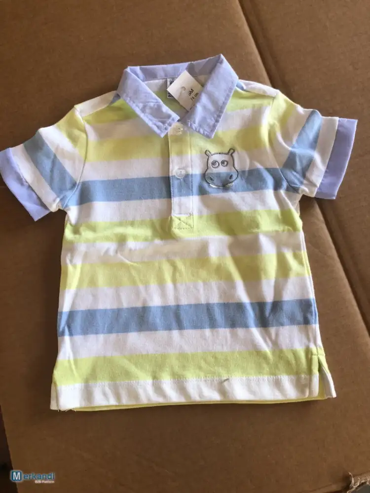 Mucha ropa para niños