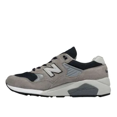 New Balance 585