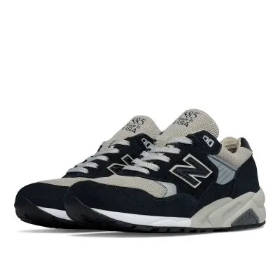 New Balance 585