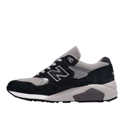 New Balance 585