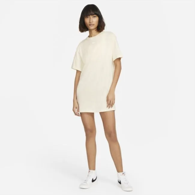 Nike Essential Short Sleeve Dress