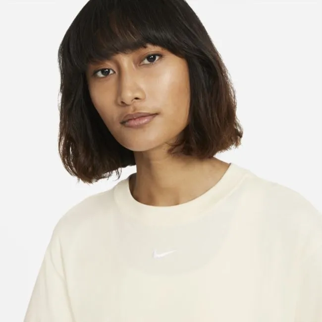 Nike Essential Short Sleeve Dress