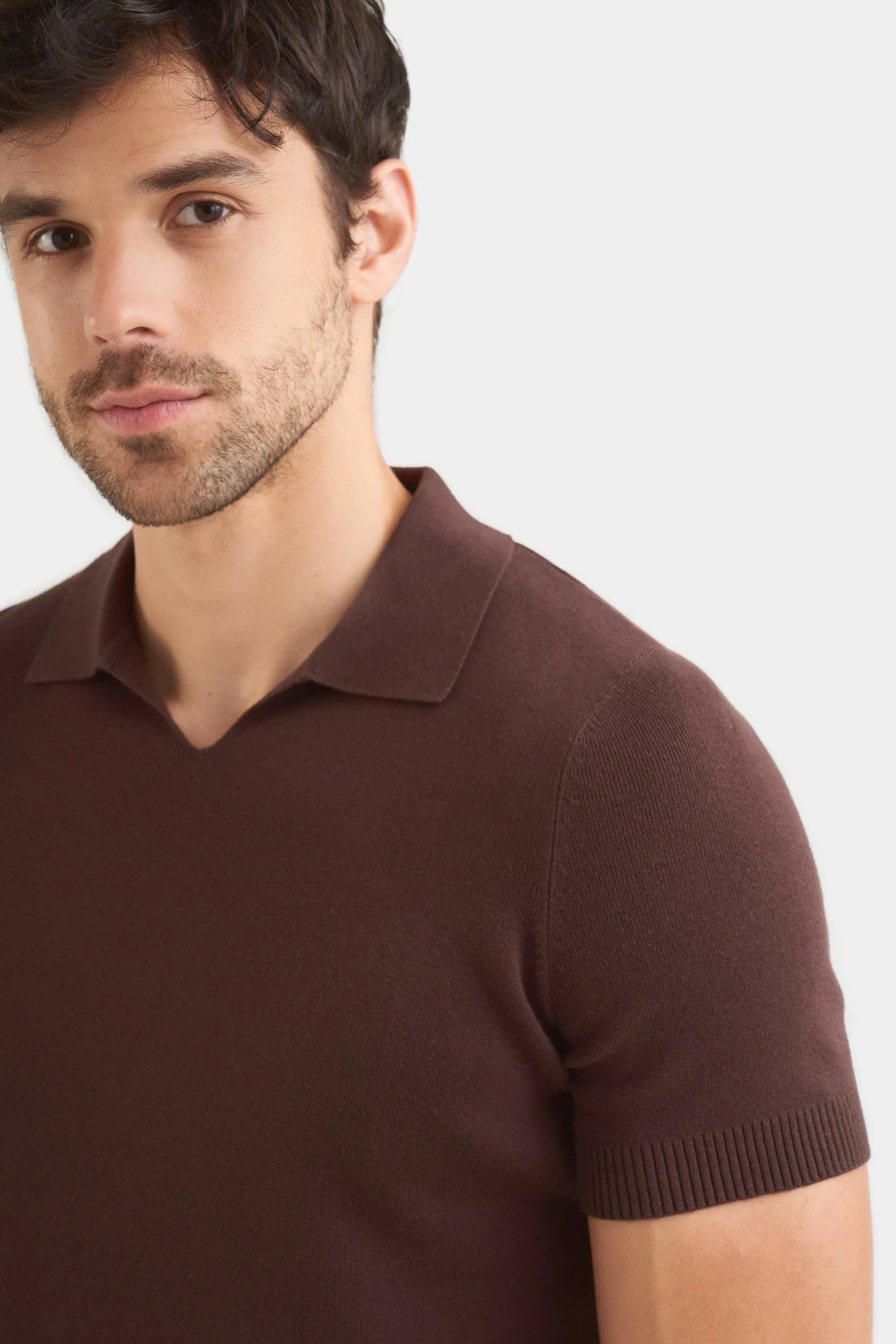 Polo tejida para hombre cuello en V