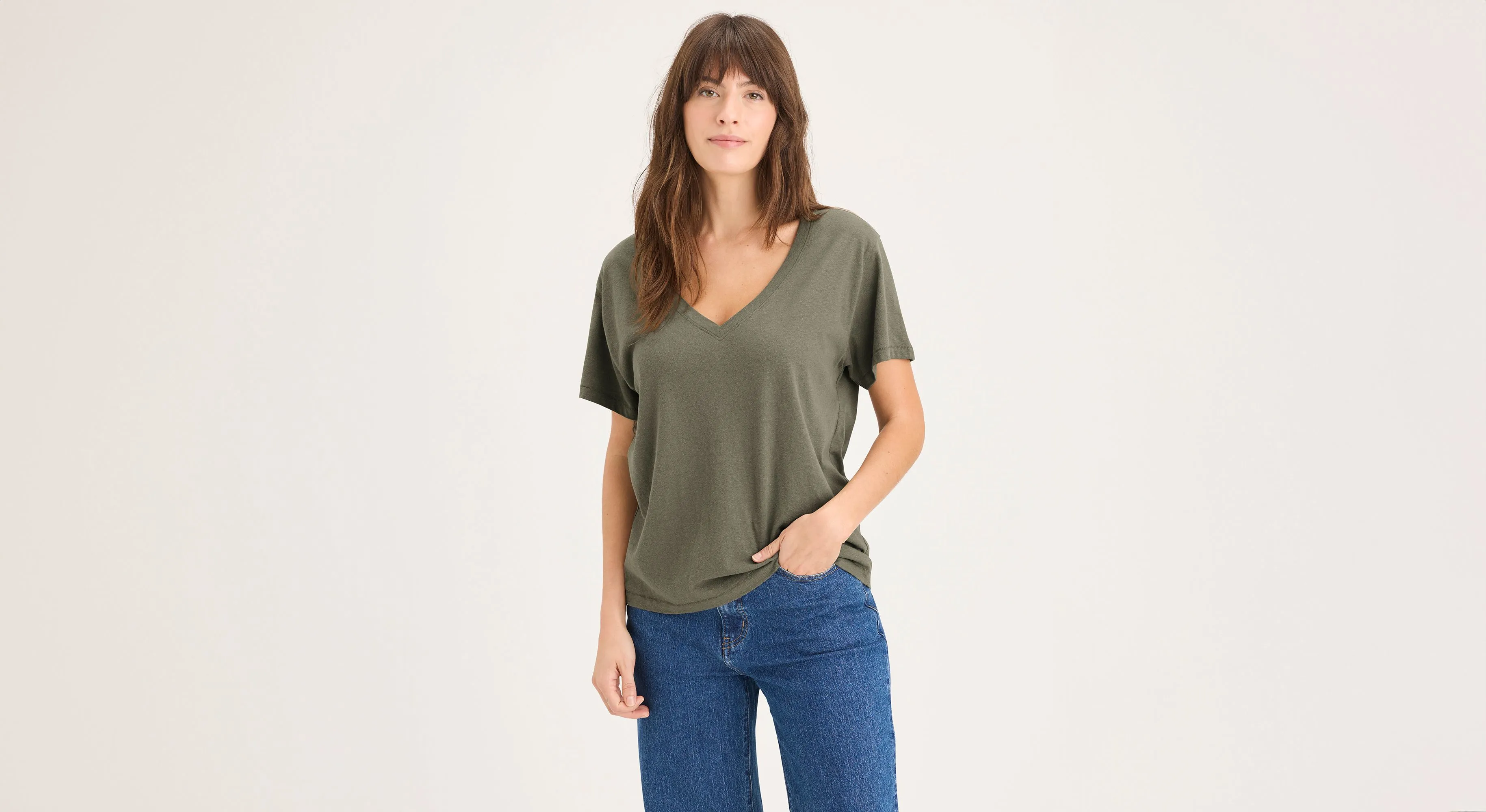 WOMEN'S DEEP VNECK TEE SHIRT