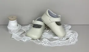 Zapato de niña para ceremonia.