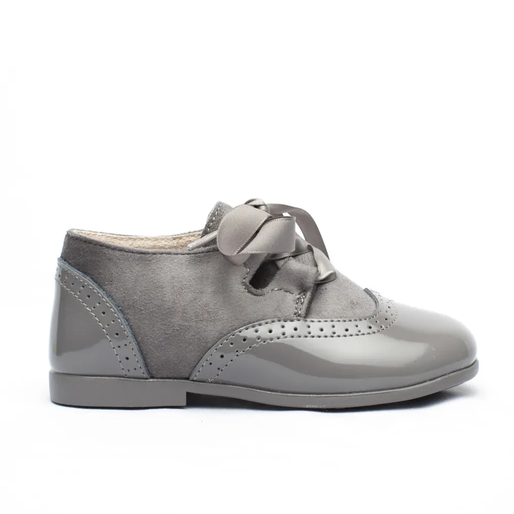 Zapato Niña Gris Modelo blucher inglés