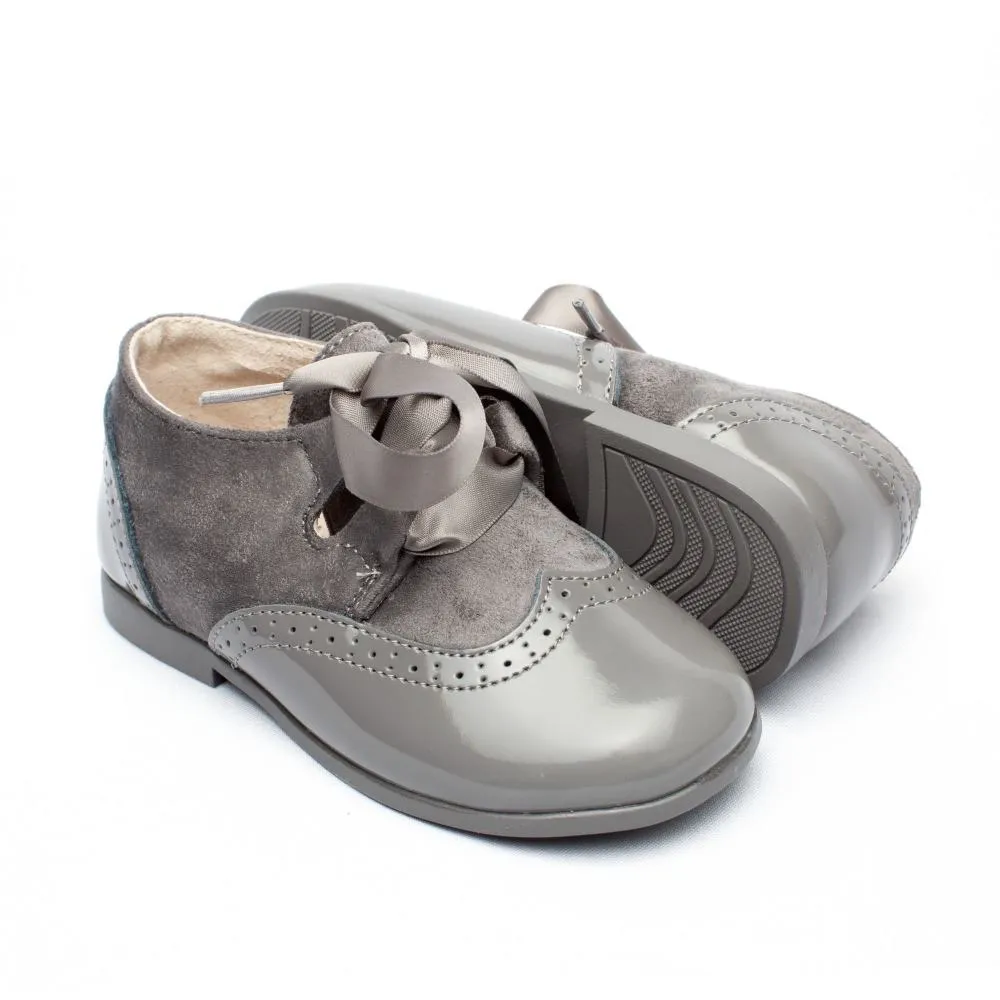 Zapato Niña Gris Modelo blucher inglés