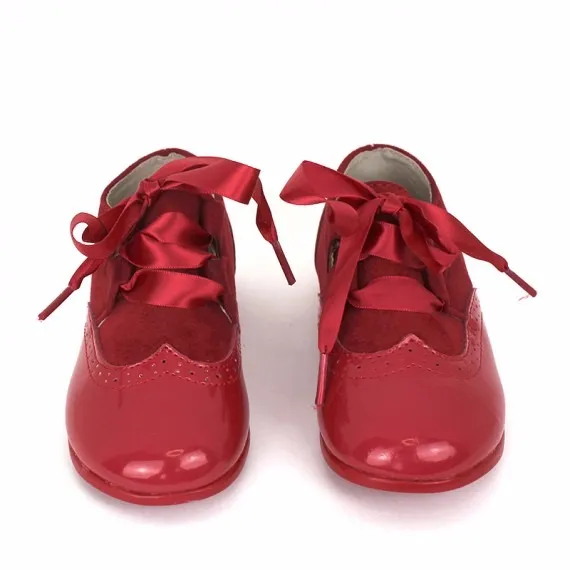 Zapato unisex rojo modelo blucher inglés